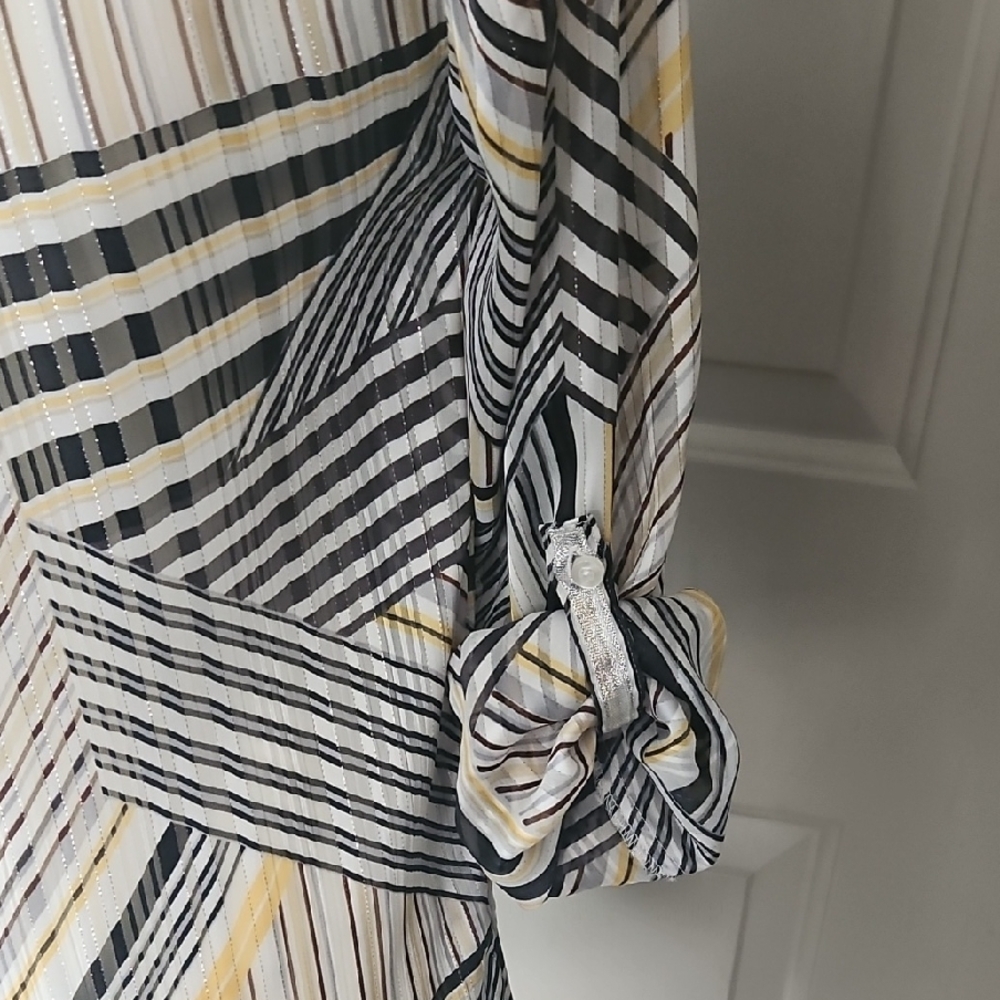 Geometric Pattern Metallic Thread Button Down Blo… - image 4